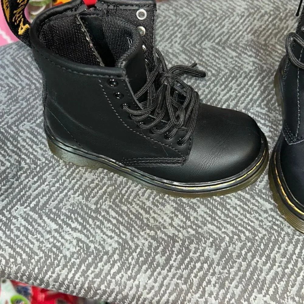 Dr martens black toddler boots sz 8